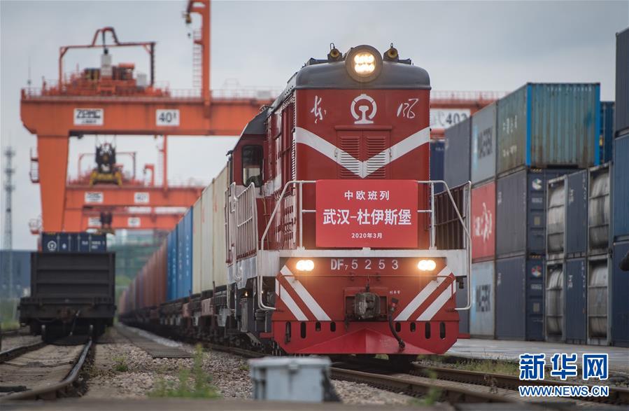 （新華全媒頭條&middot;習(xí)近平致敬的戰(zhàn)&ldquo;疫&rdquo;英雄&middot;武漢人民篇&middot;圖文互動(dòng)）（14）壯哉，大武漢&mdash;&mdash;獻(xiàn)給英雄的武漢人民