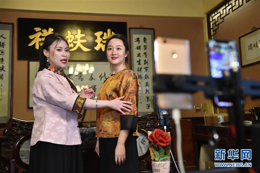 （圖文互動）（4）京城老字號&ldquo;試水&rdquo;網(wǎng)絡(luò)直播 探索非遺&ldquo;活態(tài)&rdquo;傳承