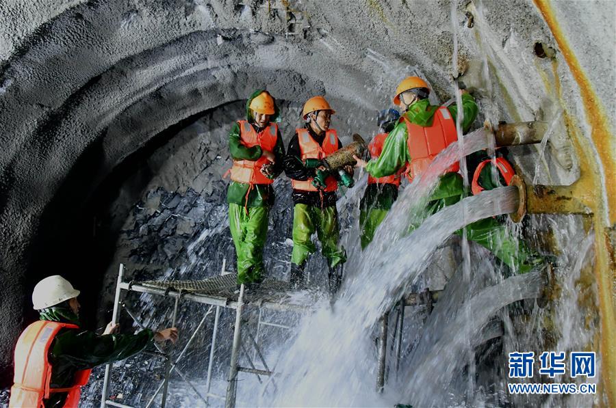 (圖文互動)(2)“最難掘進隧道”大柱山隧道貫通