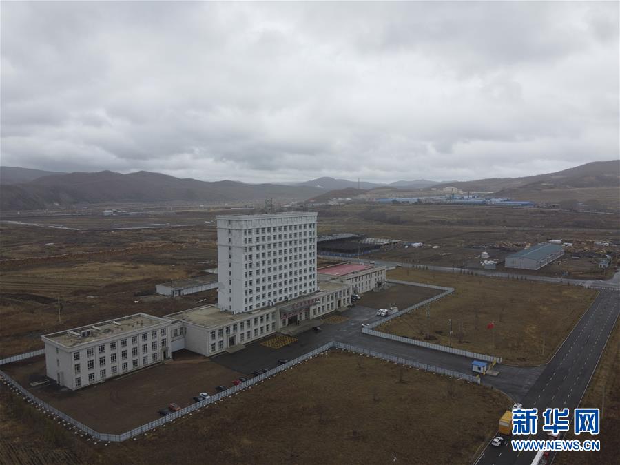 （在習(xí)近平新時(shí)代中國(guó)特色社會(huì)主義思想指引下&mdash;&mdash;新時(shí)代新作為新篇章&middot;習(xí)近平總書記關(guān)切事&middot;圖文互動(dòng)）（1）祛疫未竟 征衣不解&mdash;&mdash;綏芬河小城的抗疫故事