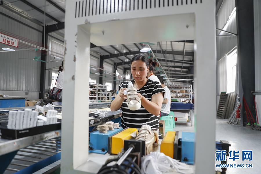 （落實&ldquo;六穩&rdquo;&ldquo;六保&rdquo;一線見聞&middot;圖文互動）（2）&ldquo;不讓一名貧困勞動力失業！&rdquo;&mdash;&mdash;三峽庫區穩就業見聞