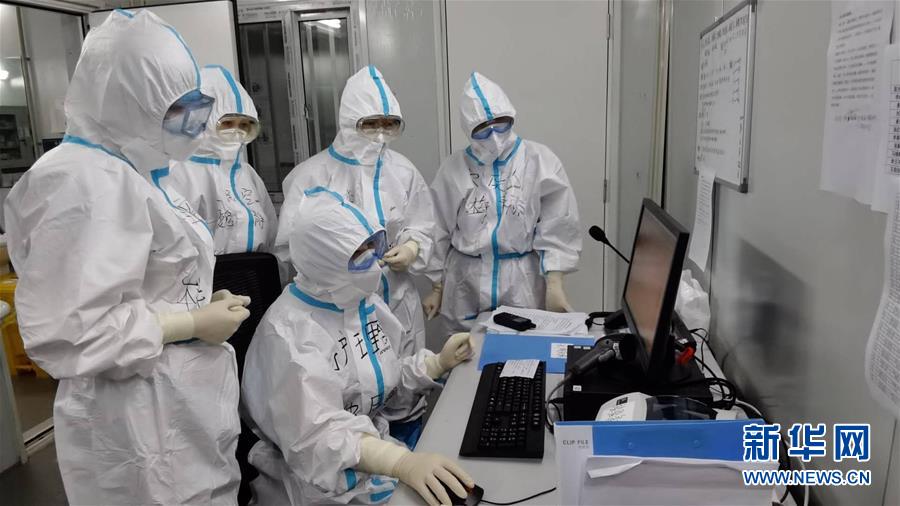 （圖文互動）（5）&ldquo;白衣戰士&rdquo;在沖鋒&mdash;&mdash;記&ldquo;最美新時代革命軍人&rdquo;仲月霞