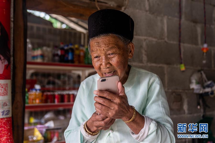 （決戰決勝脫貧攻堅&middot;圖文互動）（2）眼前的生活就是詩和遠方&mdash;&mdash;藝術引領云南傣族山村蝶變
