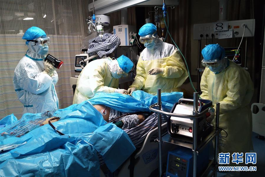 （新華全媒頭條&middot;圖文互動）（11）以仁心仁術造福人民&mdash;&mdash;寫在第三個中國醫師節之際