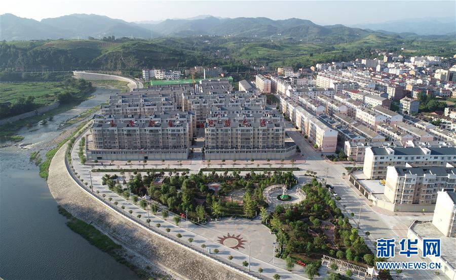 （走向我們的小康生活&middot;圖文互動）（1）&ldquo;樓上過日子，樓下賺票子&rdquo;&mdash;&mdash;來自陜西安康的易地扶貧搬遷一線觀察