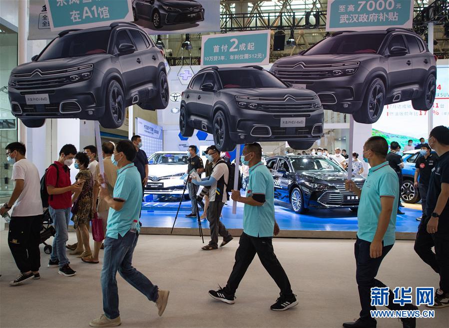 （在習近平新時代中國特色社會主義思想指引下&mdash;&mdash;新時代新作為新篇章&middot;習近平總書記關切事&middot;圖文互動）（3）消費回暖市聲新&mdash;&mdash;內需動力不斷釋放的市場觀察