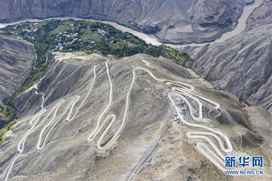（西藏昌都解放70周年&middot;圖文互動）（1）怒江峽谷深處：百年東壩民居見證民族文化交流融合