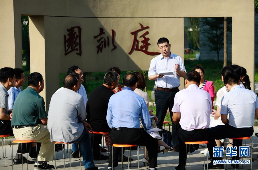 （新華全媒頭條&middot;圖文互動）（10）開啟法治中國新時代&mdash;&mdash;以習(xí)近平同志為核心的黨中央推進(jìn)全面依法治國紀(jì)實