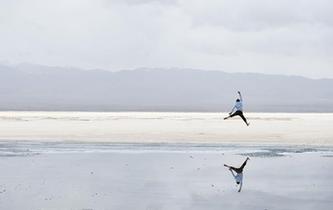 中國&ldquo;天空之鏡&rdquo;茶卡鹽湖開園迎客