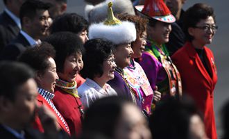 全國政協委員抵達天安門廣場