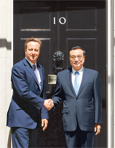 6月17日，國務院總理李克強在倫敦唐寧街10號首相府同英國首相卡梅倫舉行中英總理年度會晤。新華社記者 李 濤攝 