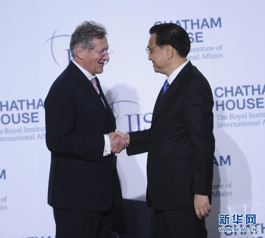  6月18日，國務院總理李克強在倫敦金融城市長官邸面向英國皇家國際問題研究所和國際戰略研究所兩大智庫發表題為《共建包容發展的美好世界》的演講。新華社記者 張鐸 攝 
