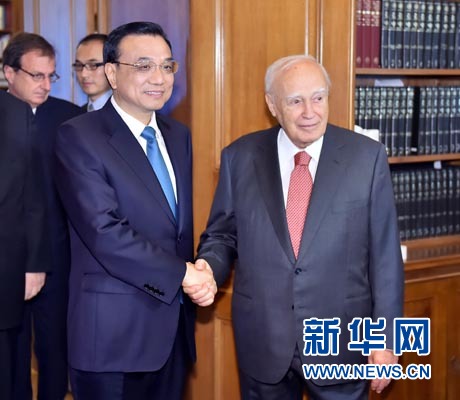 6月20日，國務(wù)院總理李克強(qiáng)在雅典總統(tǒng)府會見希臘總統(tǒng)帕普利亞斯。 新華社記者 李濤 攝