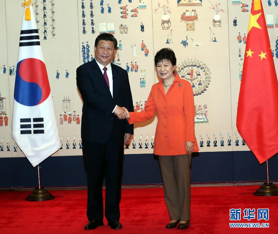 7月3日，國家主席習(xí)近平在首爾同韓國總統(tǒng)樸槿惠舉行會談。新華社記者 蘭紅光 攝