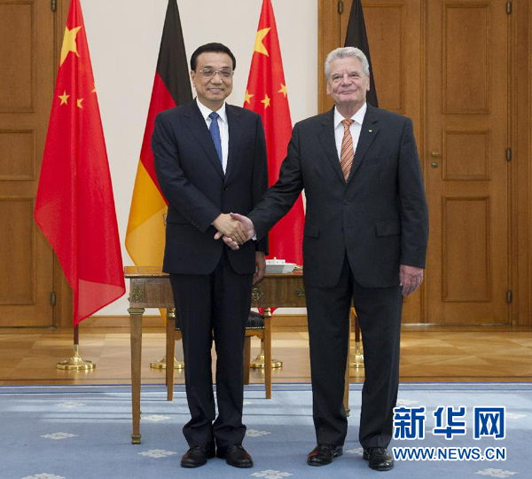 10月10日，國務院總理李克強在柏林會見德國總統高克。 新華社記者王曄 攝 