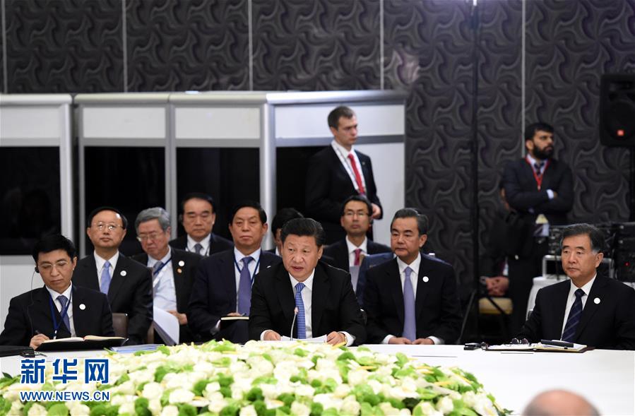  11月15日，金磚國家領(lǐng)導(dǎo)人非正式會晤在土耳其安塔利亞舉行，中國國家主席習(xí)近平、俄羅斯總統(tǒng)普京、印度總理莫迪、南非總統(tǒng)祖馬、巴西總統(tǒng)羅塞夫出席。習(xí)近平在會上發(fā)表題為《開拓機(jī)遇應(yīng)對挑戰(zhàn)》的重要講話。 新華社記者 饒愛民 攝 