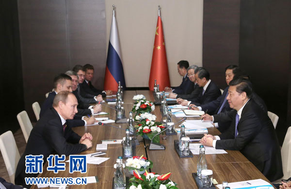 11月15日，國家主席習(xí)近平在土耳其安塔利亞會(huì)見俄羅斯總統(tǒng)普京。 新華社記者馬占成攝