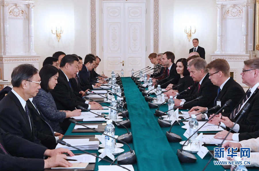 4月5日,國家主席習近平在赫爾辛基同芬蘭總統尼尼斯托舉行會談。 新華社記者 饒愛民 攝 4月5日,國家主席習近平在赫爾辛基同芬蘭總統尼尼斯托舉行會談。 新華社記者 饒愛民 攝