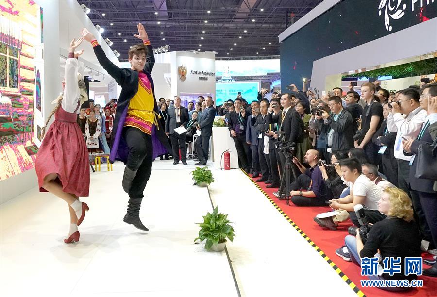 （新華全媒頭條&middot;圖文互動）（13）人間正道 浩蕩前行&mdash;&mdash;習(xí)近平主席出席首屆中國國際進(jìn)口博覽會紀(jì)實