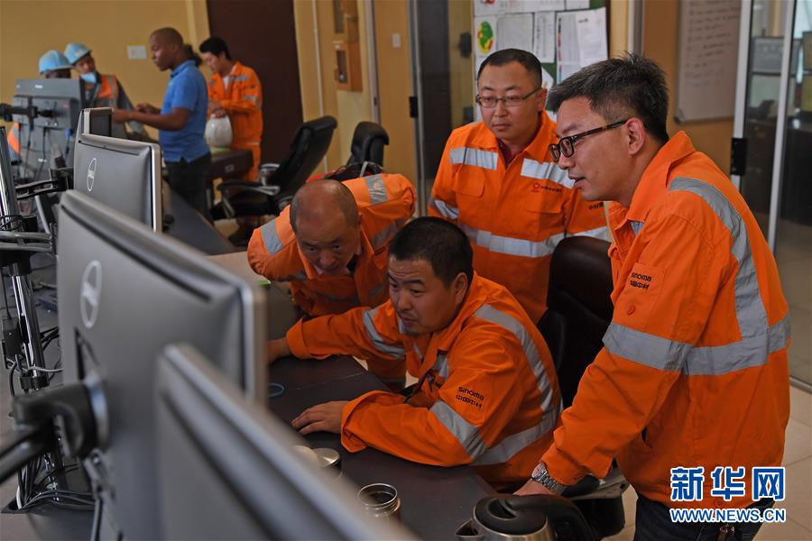 （國際&middot;圖文互動）（2）通訊：春節：在異國他鄉堅守崗位&mdash;&mdash;探訪南非中企施工現場