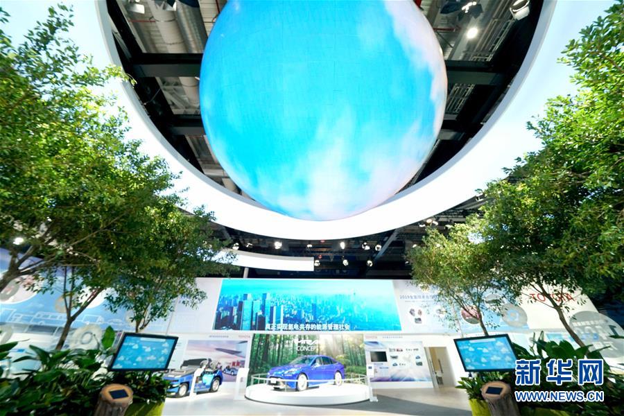 （新華全媒頭條&middot;第二屆進(jìn)博會(huì)&middot;圖文互動(dòng)）（2）進(jìn)博之光輝耀世界 &mdash;&mdash;寫(xiě)在第二屆中國(guó)國(guó)際進(jìn)口博覽會(huì)開(kāi)幕之際