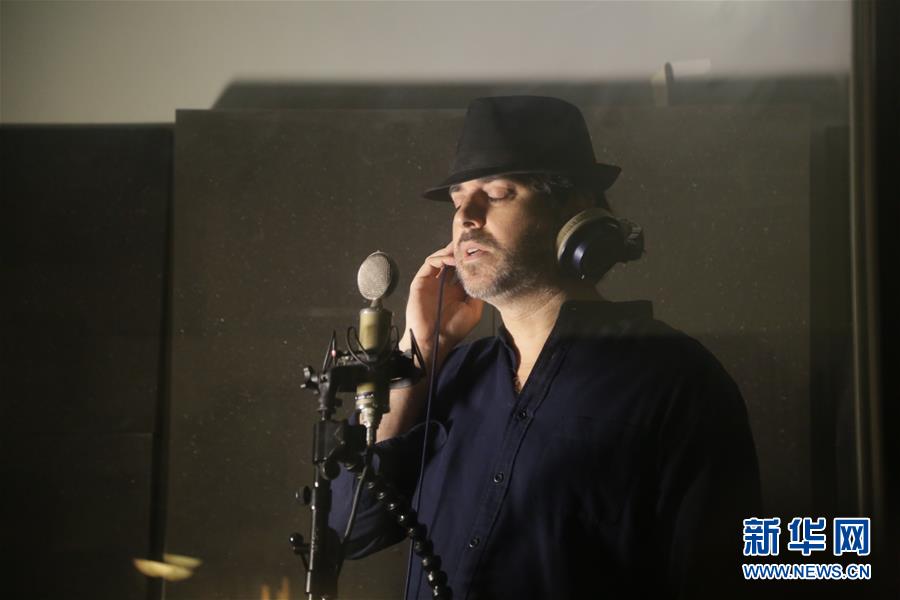 （海外抗疫故事&middot;圖文互動(dòng)）（5）通訊：用原創(chuàng)音樂支持中國抗擊新冠疫情的以色列歌手